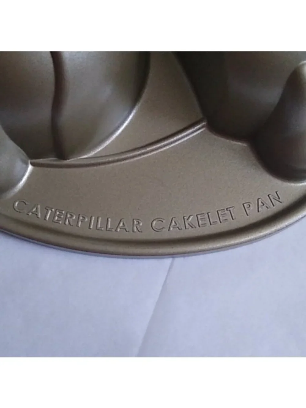 Nordic Ware Caterpillar Cakelet Pan 5 cups